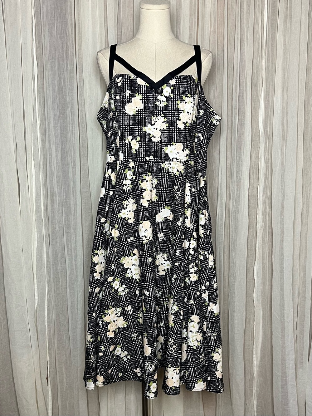 NWT Hot Topic Hearts & Roses Plaid Floral Dress